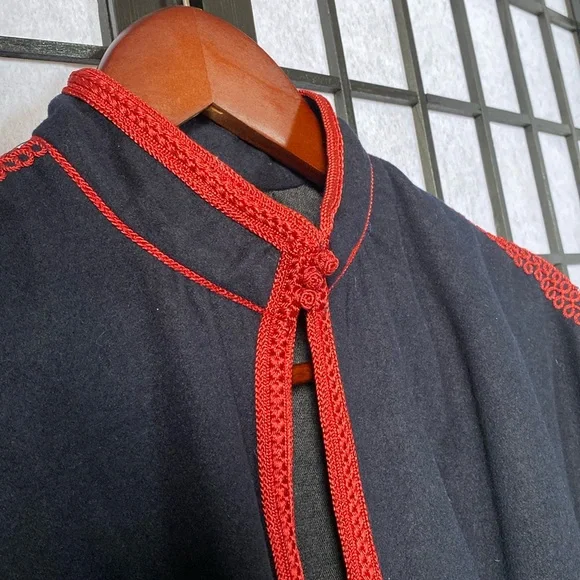 Moroccan Embroidered Cape - Picture 2 of 6